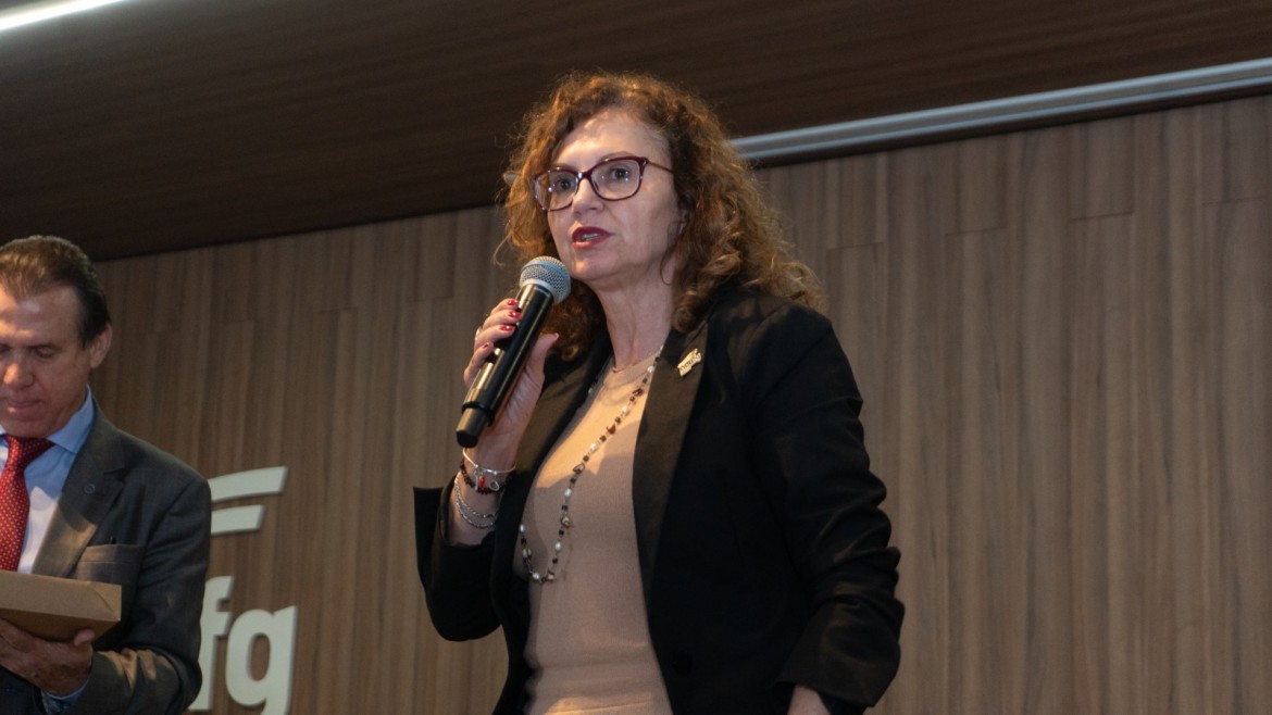 Presidenta do Adufg-Sindicato, professora Geovana Reis