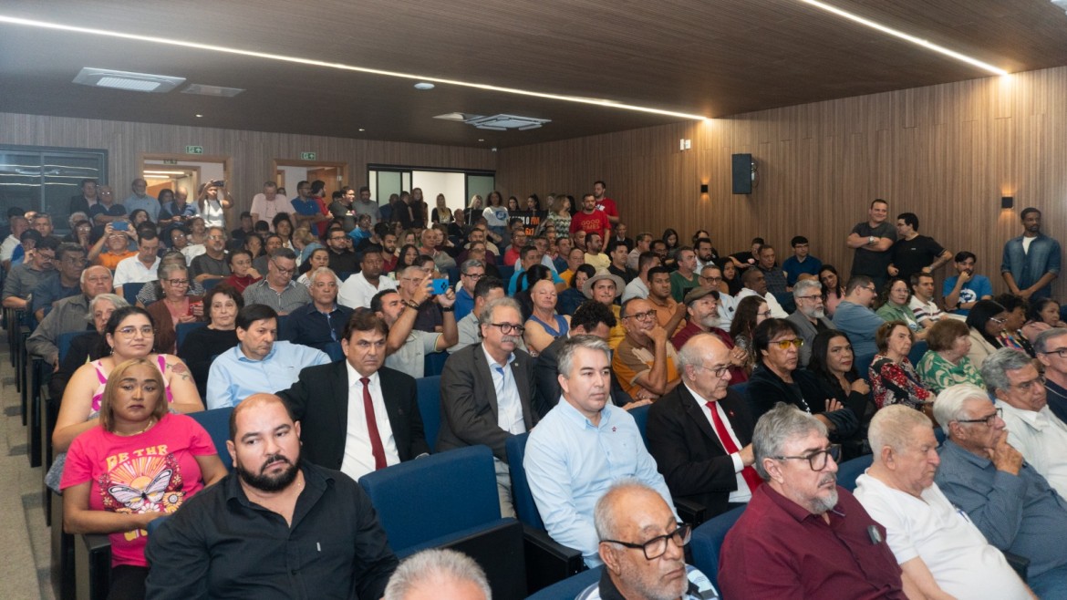 Auditório do Adufg-Sindicato ficou lotado