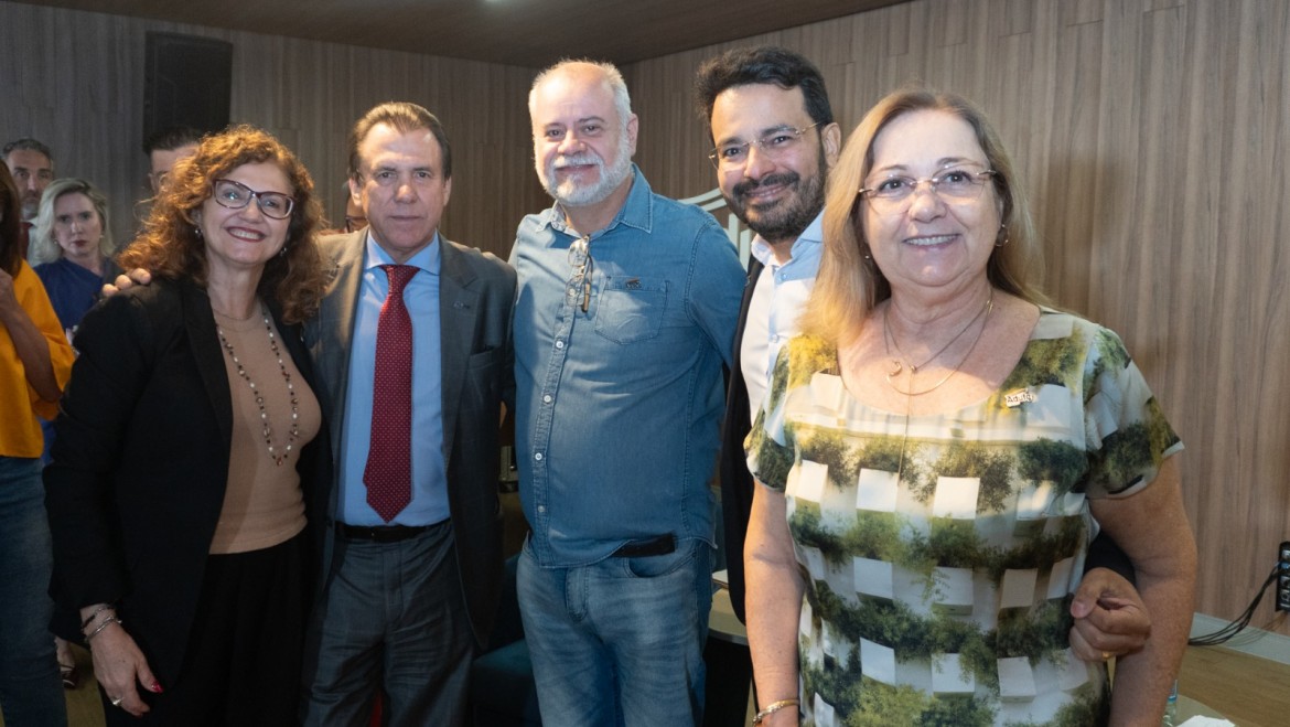 Diretores do Adufg-Sindicato juntos do ministro Luiz Marinho