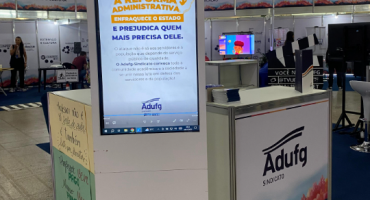 Notícias - Adufg-Sindicato marca presença no 22º Conpeex com debates sobre carreira e previdência