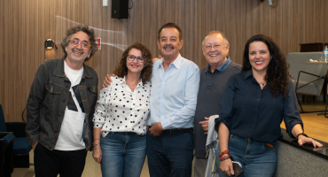Notícias - Adufg-Sindicato recebe exibição de documentário sobre Tarzan de Castro
