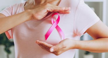 Blitz da Saúde: Adufg-Sindicato promove ação de conscientização sobre o câncer de mama
