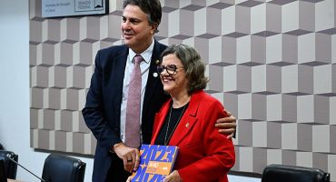 Notícias - Camilo Santana é eleito presidente da Comissão de Educação e Cultura