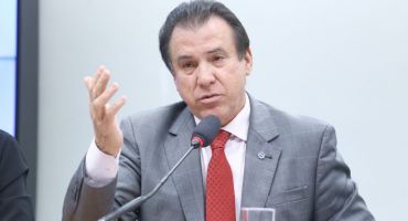 Notícias - Comissão debate com ministro Luiz Marinho fim da escala 6x1 e redução da jornada de trabalho