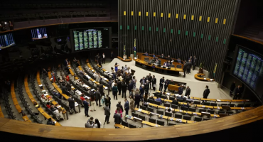 Notícias - Em ano eleitoral, deputados aceleram gastos com autopromoção