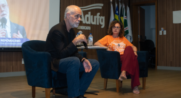 Notícias - Em seminário promovido pelo Adufg e entidades sindicais, Vladimir Nepomuceno alerta para o desmonte do serviço público