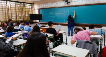 Notícias - Inteligência artificial avança nas escolas e pressiona universidades a se reinventarem