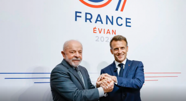 Notícias - Lula tem encontros com presidentes da França e da Suíça