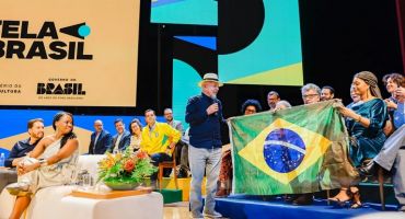 Notícias - MEC participa de lançamento da Plataforma Tela Brasil