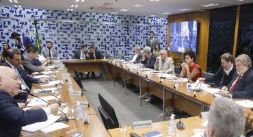 Notícias - Motta reúne líderes sob pressão para pautar propostas anti-STF e bandeiras do governo