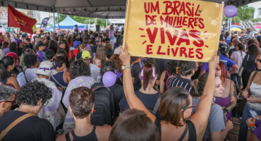Notícias - Órfãos de vítimas de feminicídio terão direito a pensão do INSS