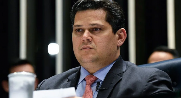 Notícias - PEC da 6x1: Alcolumbre promete reunião para definir tramitação no Senado