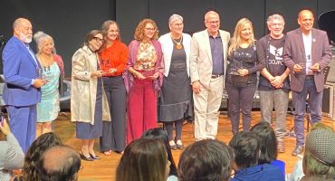 Notícias - Presidenta do Adufg-Sindicato é homenageada em evento comemorativo dos 15 anos do Centro Cultural UFG