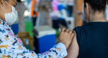 Professores e dependentes que não participaram da vacinação contra a gripe  podem adquirir doses até 30 de abril