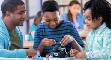 Notícias - Professores negros aumentam sucesso escolar e profissional de estudantes negros