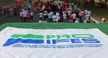 Notícias - Proifes conclama a base para grande ato em Brasília