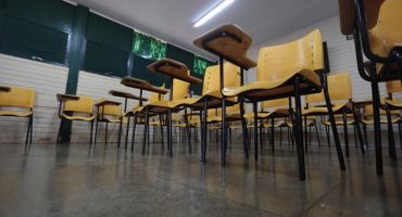 Notícias - Resolução do CNE garante continuidade do processo educativo em crises e emergências