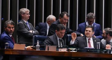 Notícias - Senado aprova uso do Fundo do Pré-Sal para dívidas do agro