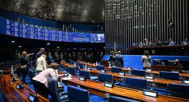 Notícias - Senado pode votar na quarta aumento de penas para crimes contra professores e médicos