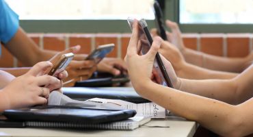Notícias - Universidades começam a restringir uso de celulares e surpreendem alunos