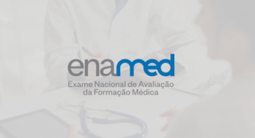 Notícias - Universidades federais se destacam no desempenho do Enamed e reforçam a qualidade da formação médica no Brasil
