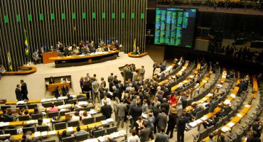 Notícias - Veja quais deputados goianos votaram para proteger os golpistas