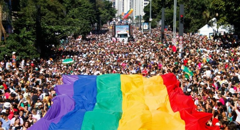 28ª Parada do Orgulho LGBTQIAPN+ de Goiânia será neste domingo (25)