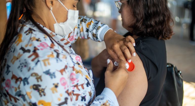 Adufg diponibiliza novas doses da vacina contra a gripe