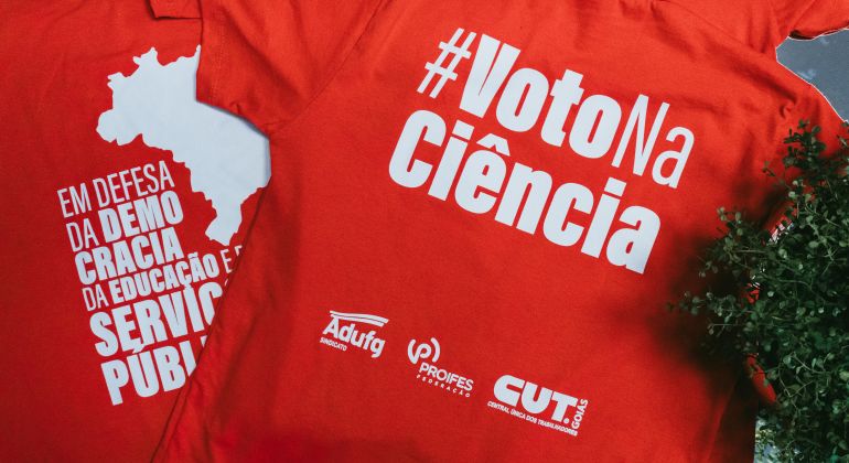 Adufg disponibiliza camisetas #VotoNaCiência para professores filiados