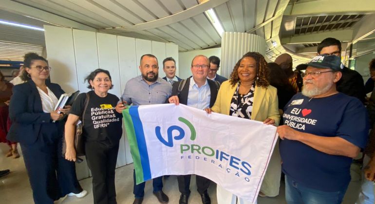 Adufg e Proifes participam do Seminário Nacional de Cultura e Educação e solicitam encontro com o ministro Camilo Santana