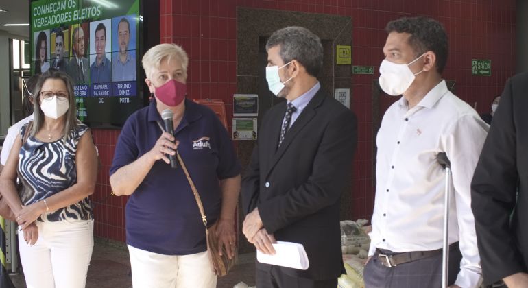 Adufg entrega cestas básicas para Campanha Vacina, Arte e Solidariedade