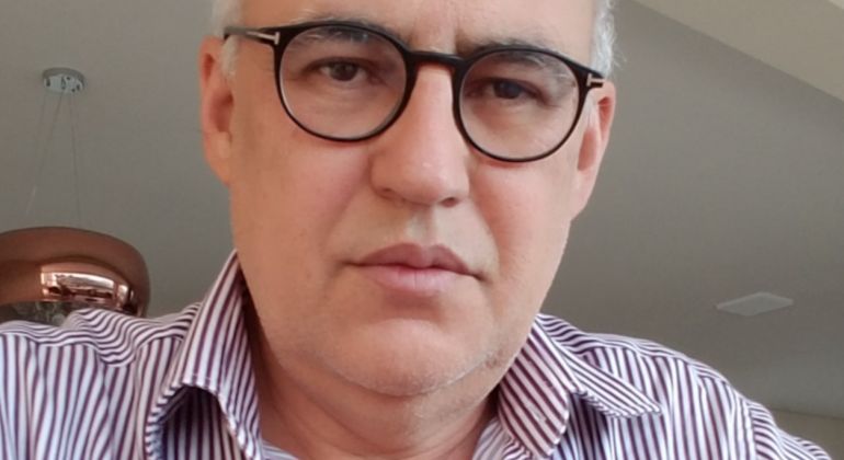 Adufg lamenta morte do professor Helvécio Pereira