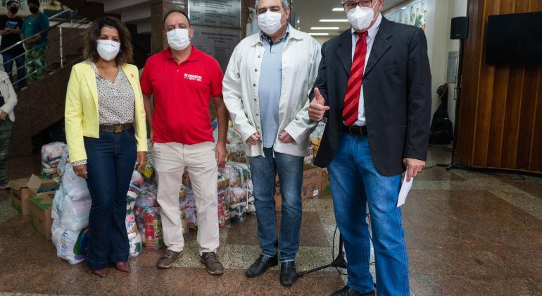 Adufg participa de solenidade de entrega de alimentos da campanha