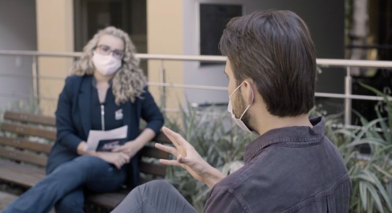 Adufg Saúde: psiquiatra fala sobre cuidados mentais em tempos de pandemia