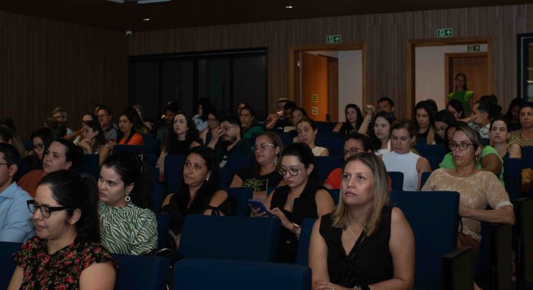 Adufg sedia encontro sobre formação de lideranças da Fundahc