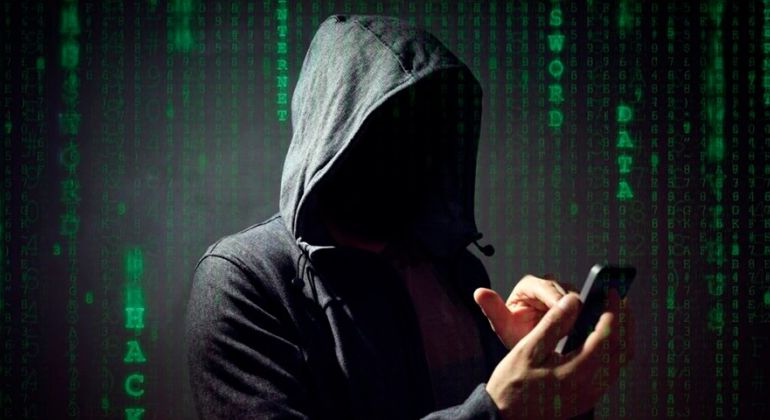 Adufg-Sindicato alerta para tentativa de golpe pelo WhatsApp