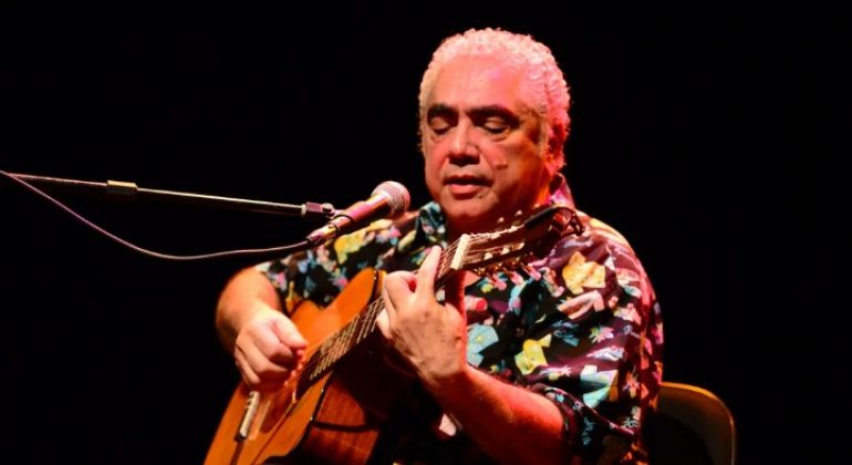Adufg-Sindicato distribui ingressos para o show de 70 anos do cantor e compositor Paulinho Pedra Azul