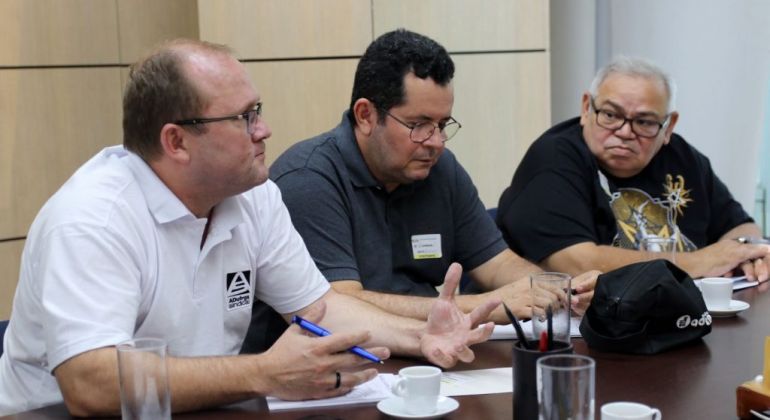 Adufg-Sindicato e Proifes-Federação discutem contraproposta de reestruturação de carreira com o MEC