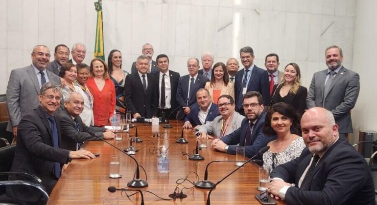 Adufg-Sindicato e Proifes-Federação participam de articulação pelo fim da contribuição previdenciária dos aposentados e pensionistas do serviço público