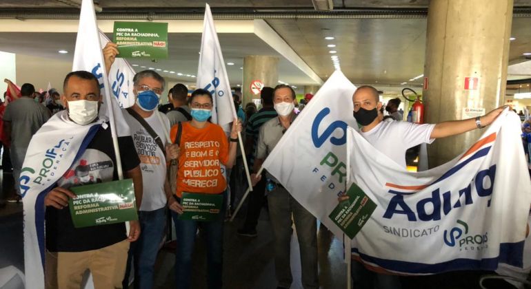 Adufg-Sindicato e Proifes-Federação participam de manifestação contra a reforma administrativa, em Brasília