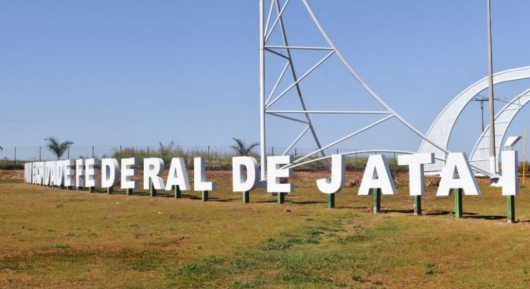 Adufg-Sindicato e Sint-Ifesgo pedem que suas participações em conselhos Superiores da UFJ sejam mantidas