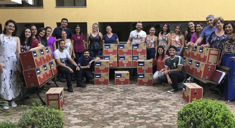 Adufg-Sindicato entrega 50 cestas de Natal para a sua equipe de colaboradores (as)