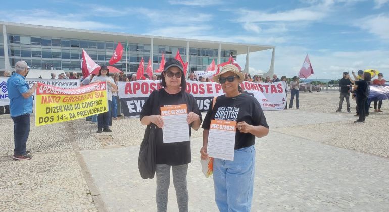 Adufg-Sindicato marca presença na 2ª Marcha dos Aposentados