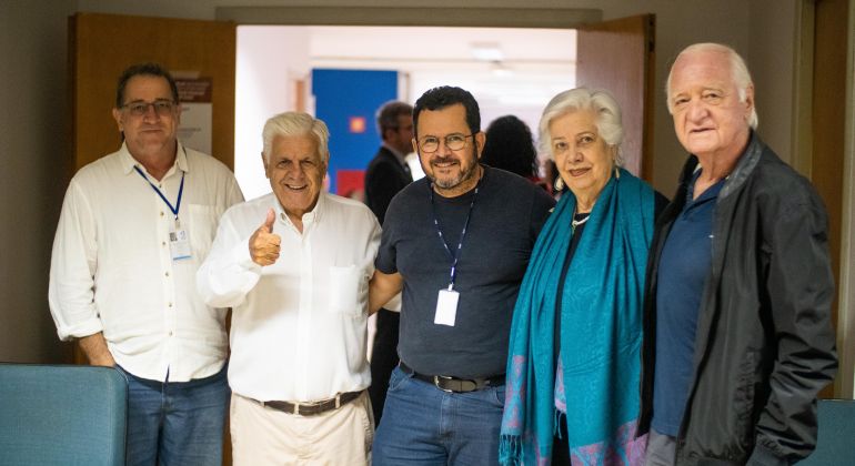 Adufg-Sindicato participa de coleta de assinaturas de carta pela democracia