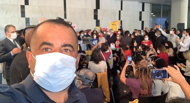 Adufg-Sindicato participa de entrega de superpedido de impeachment de Bolsonaro