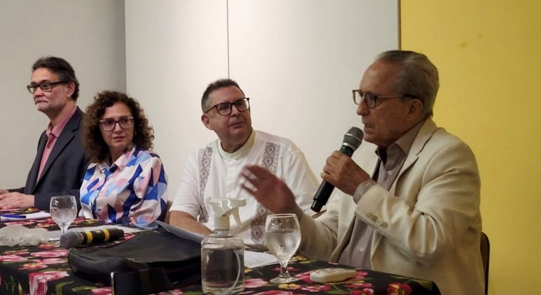 Adufg-Sindicato participa do lançamento do livro “Domínio das Mentes - do Golpe Militar à Guerra Cultural”