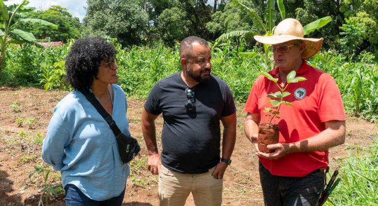 Adufg-Sindicato promove feira semanal de alimentos agroecológicos em parceria com MST-GO