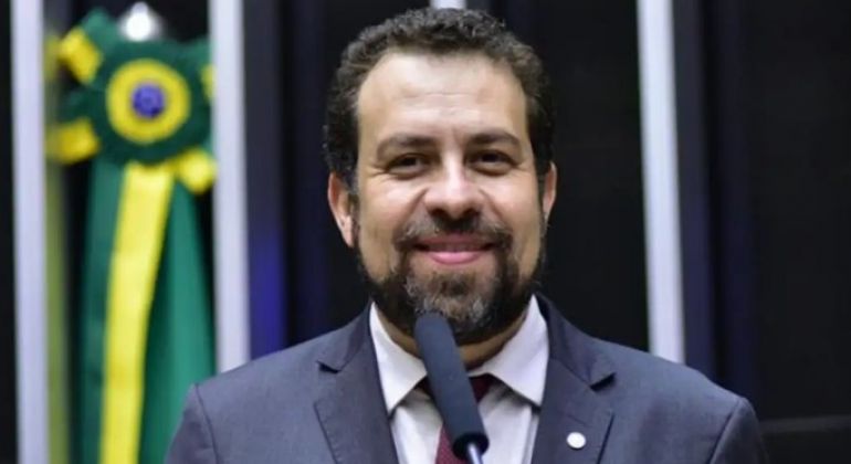 Adufg-Sindicato sedia plenária com o ministro Guilherme Boulos