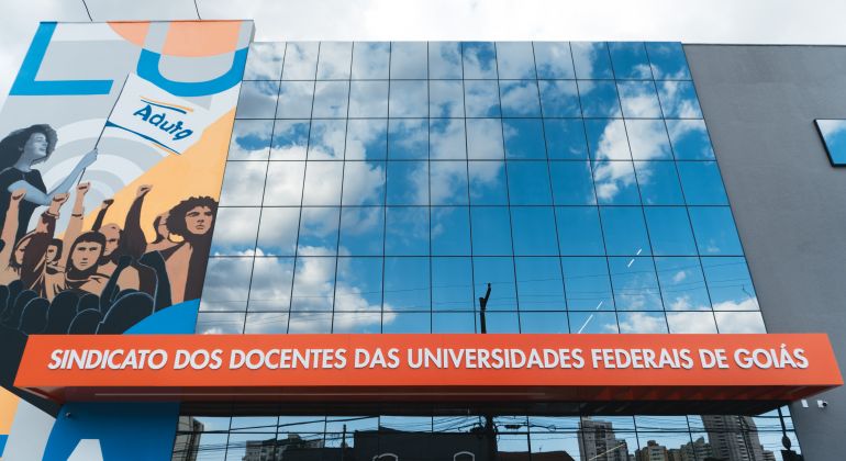 Adufg-Sindicato suspende expediente nos dias 21 e 22 de abril