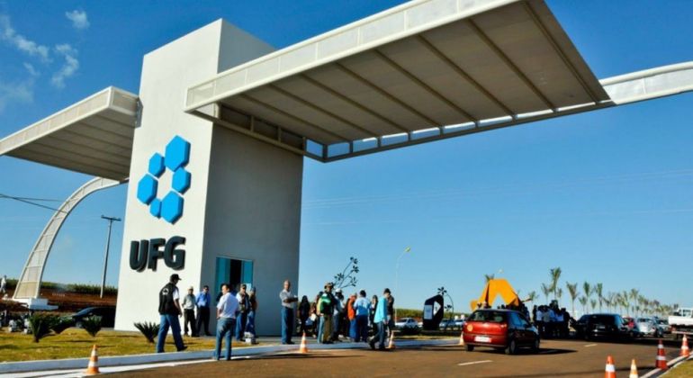 Após intensa mobilização, candidata cotista aprovada em concurso público é nomeada como docente na UFG